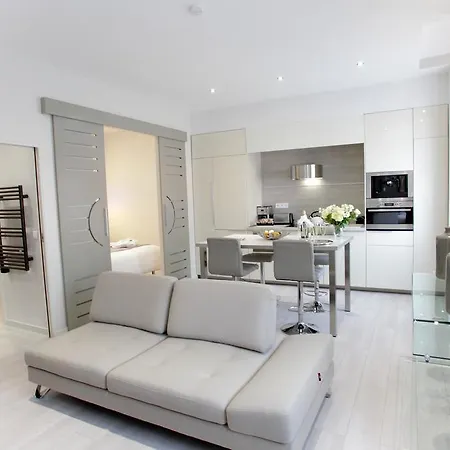 O Carre Croisette アパートホテル カンヌ