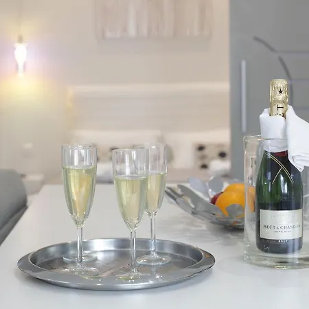 O Carre Croisette アパートホテル