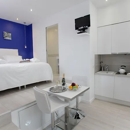 O Carre Croisette 4* カンヌ